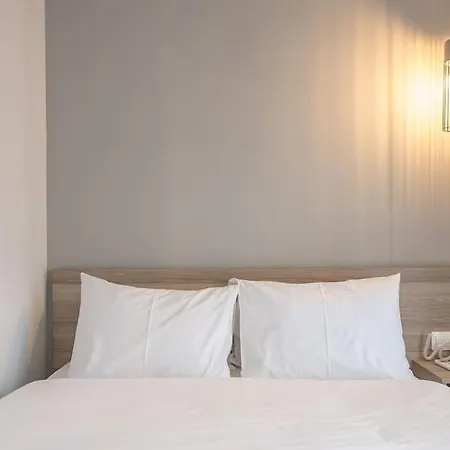 Elegant & Spacious Apartment Athens