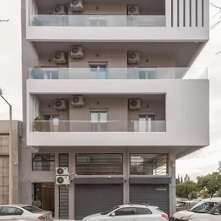 Elegant & Spacious Apartment *