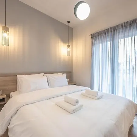 Elegant & Spacious Athens
