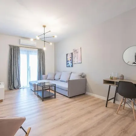 Elegant & Spacious Apartment