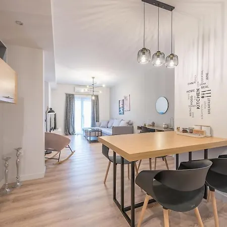 Elegant & Spacious Apartment
