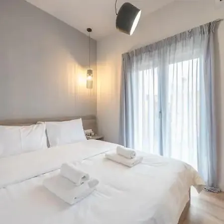 Elegant & Spacious Athens